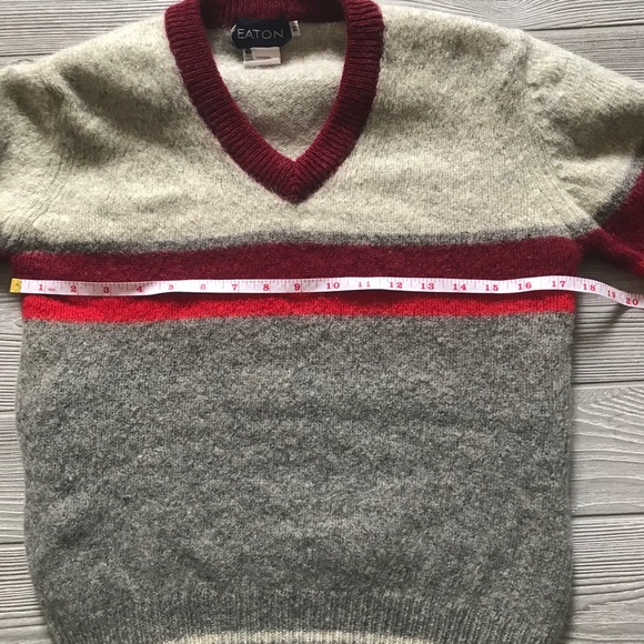 VINTAGE Eaton V-Neck Virgin Wool Grey Sweater - Picture 10 of 10